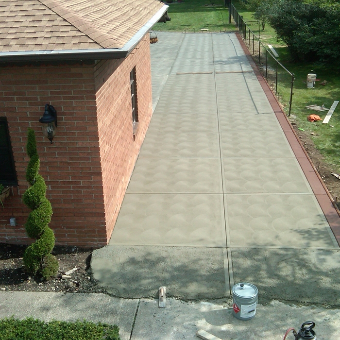  Hand finished drive w/ colored border. Willoughby