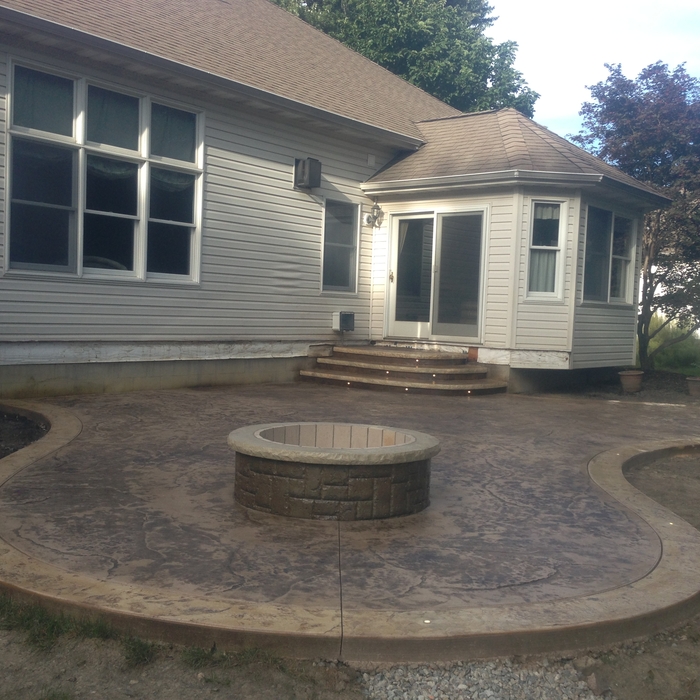  Led lights in border &amp; steps w/ 4&#39; fire pit
