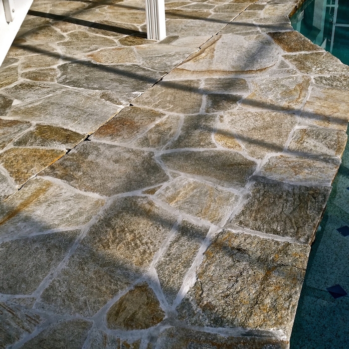 Flagstone/ Rock Cladding