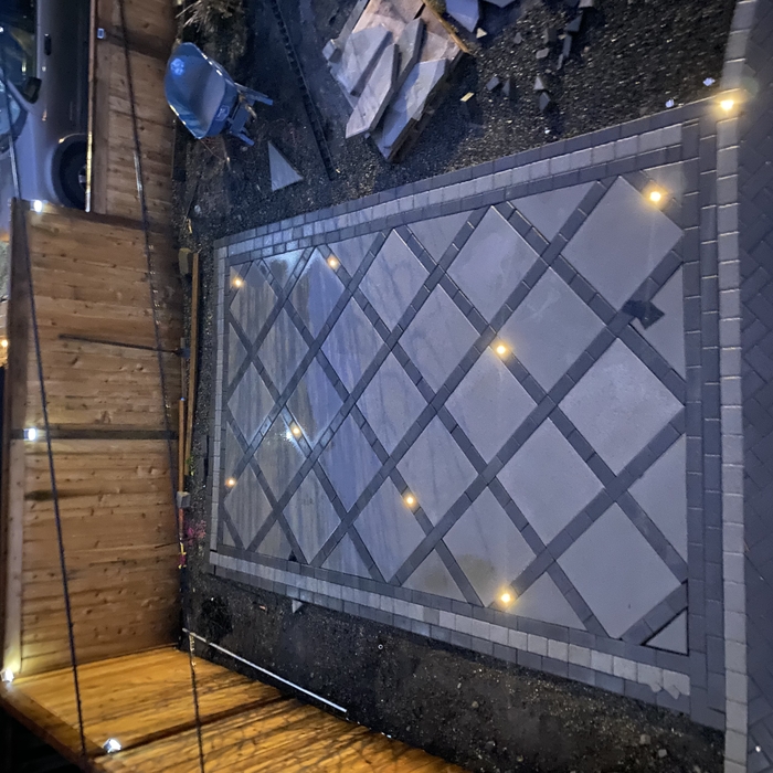 Outdoor lights on pavers