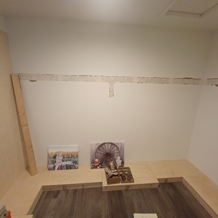 MASTER CLOSET
