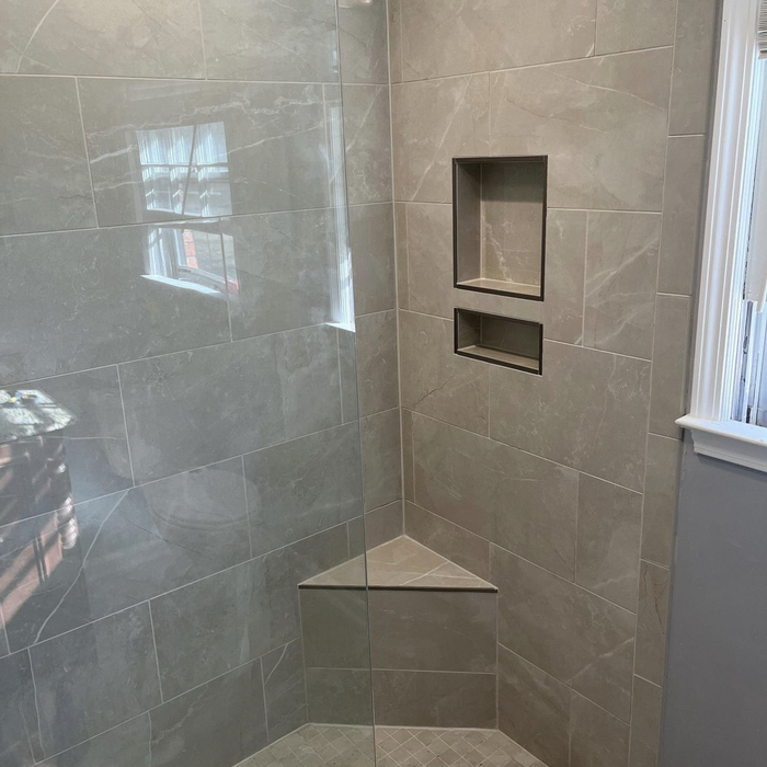 Shower niche