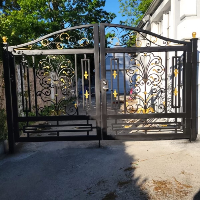 Design gate
