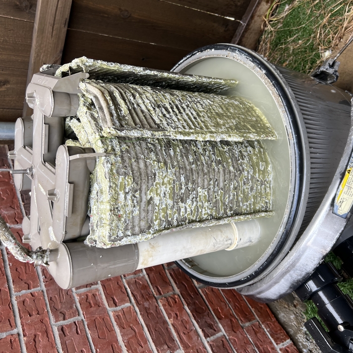 DE Filter with damaged grid and manifold