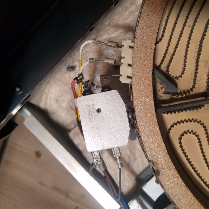 Electric range heating element