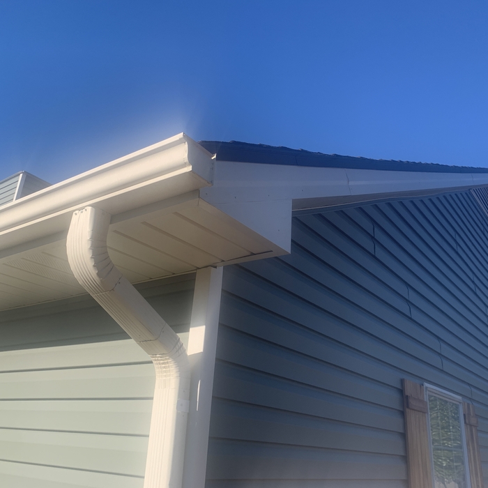Aluminum rake and soffit accents