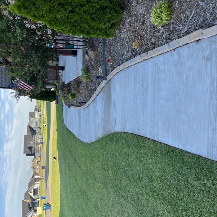 Full Lawn and Flowerbed Service