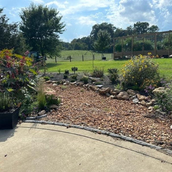 pebble walk way thru landscaping