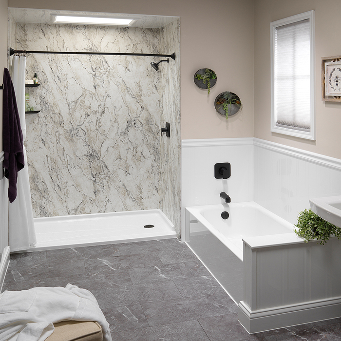 Shower Tub Combo in Cimmaron Hills