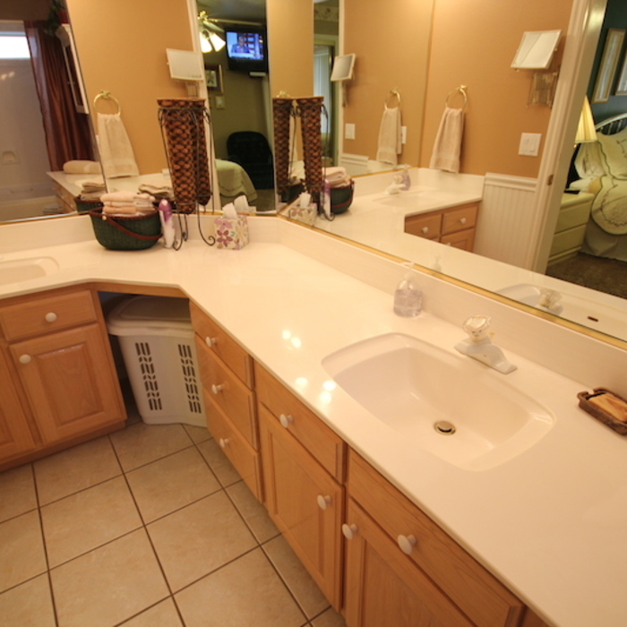 Bathroom (Before)