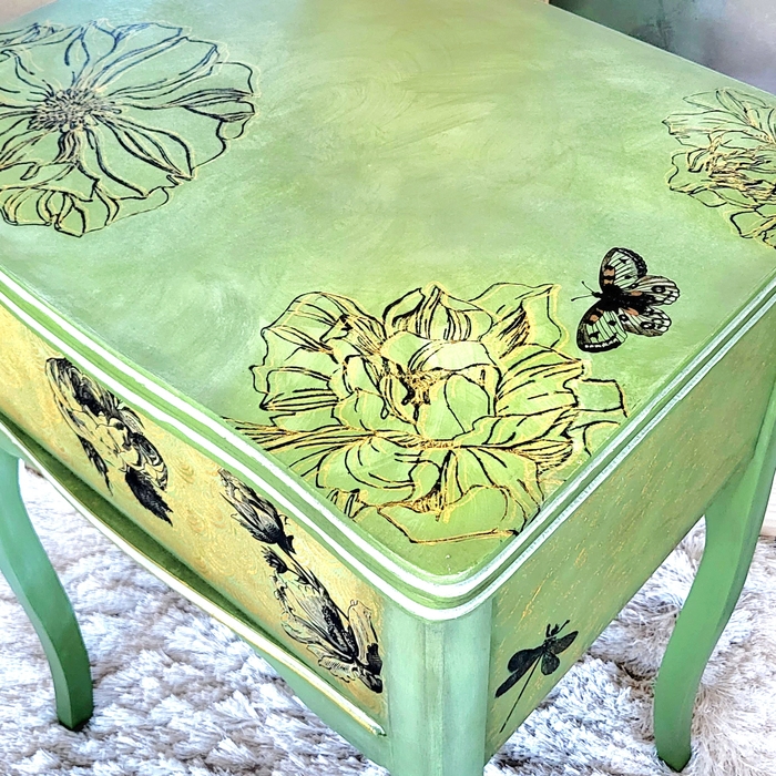 VINTAGE SEWING MACHINE CABINET