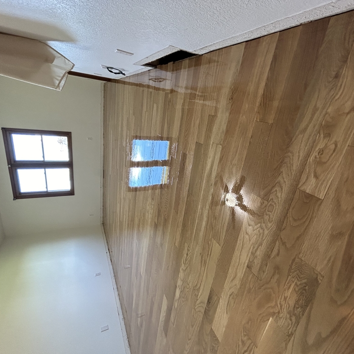 Country white and neutral on white oak