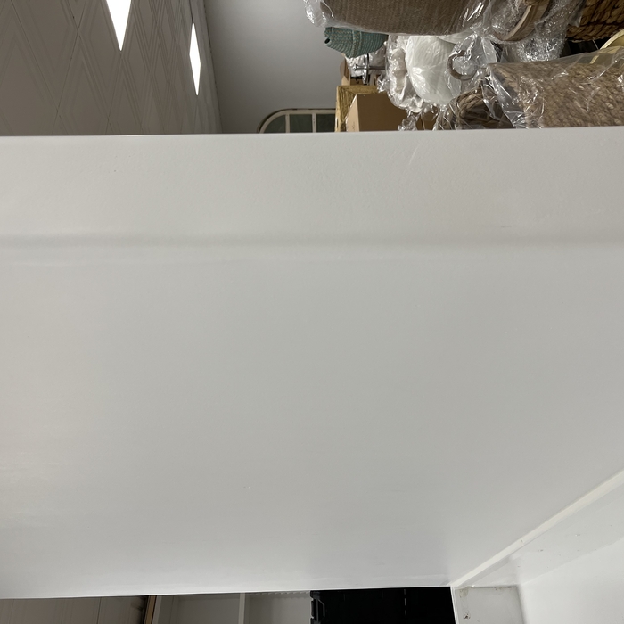 Faux wall with smooth rexture rounded edges