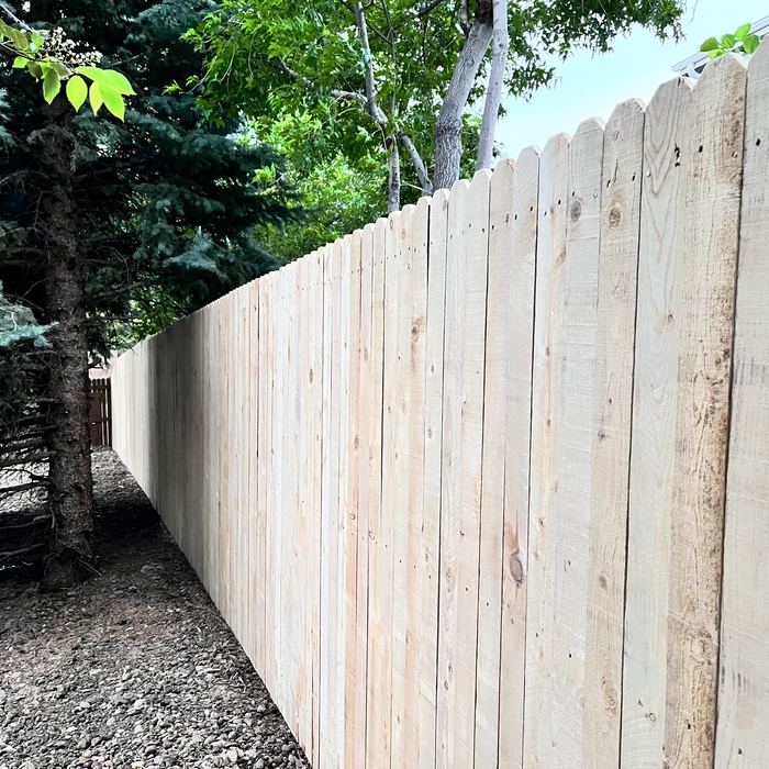 DOG-EAR FENCE