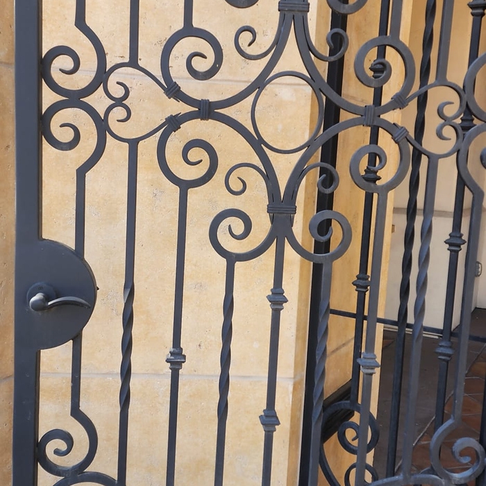 Pedestrian gate