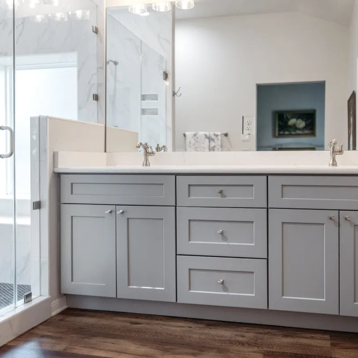 Main Bathroom 3