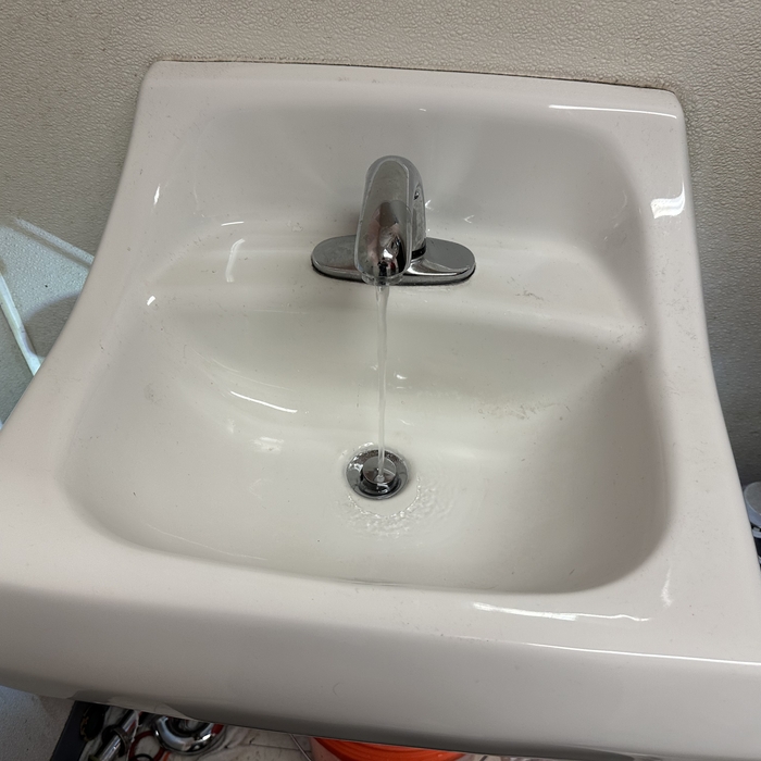 Flowing sink