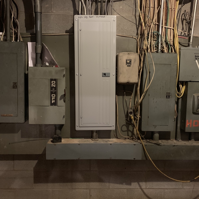 3 phase 240 volt &ldquo;high Leg panel&rdquo;