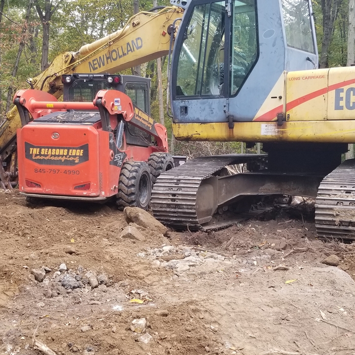 Skidsteer &amp; excavator