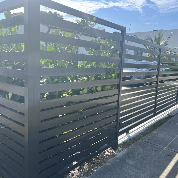 Aluminum horizontal fence