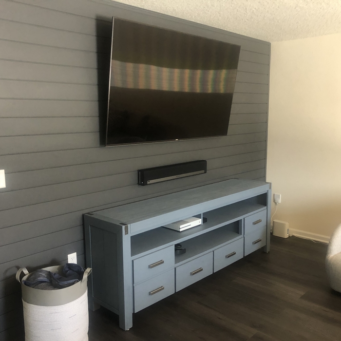 Emilee&#39;s shiplap wall