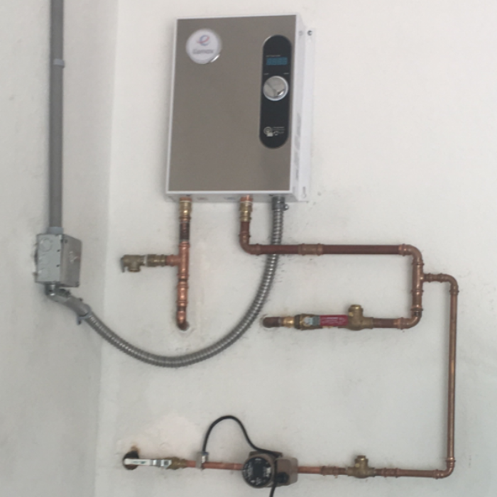 24kw tankless with recirculating pump /aquastat