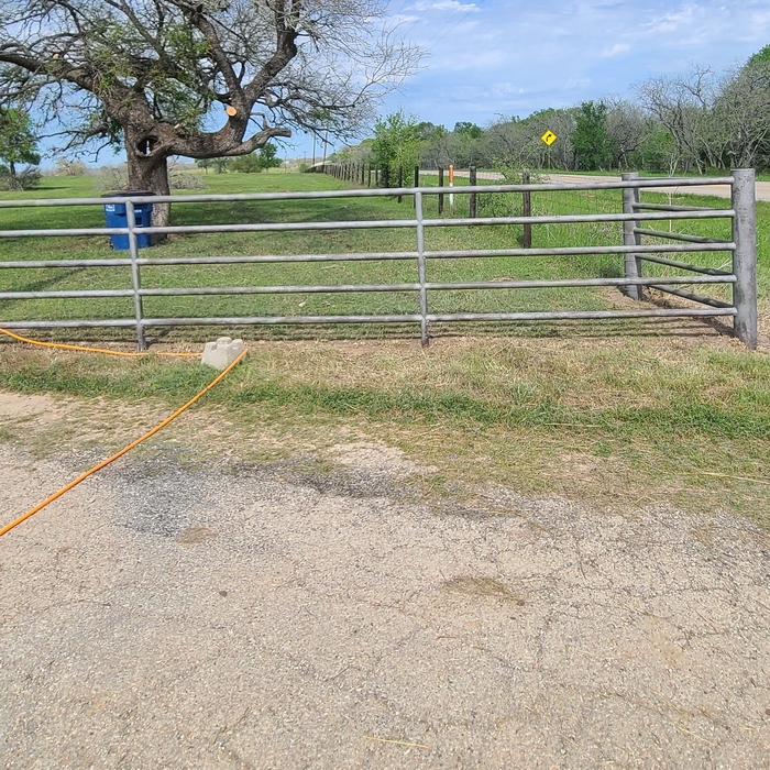 Sandblasted gate pipe