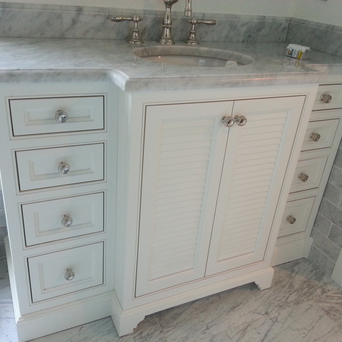 Bathroom vanity