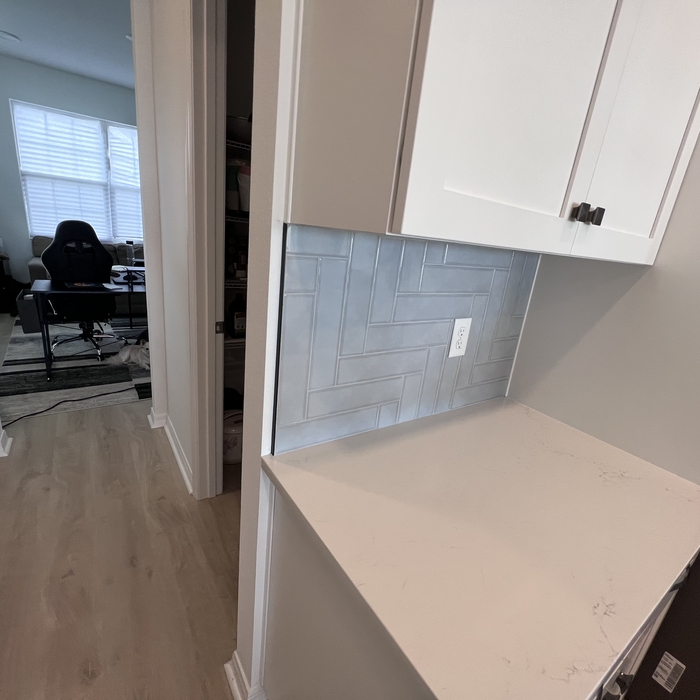 Back splash - 1 of 3