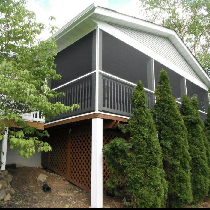 Beautiful Screened in Deck