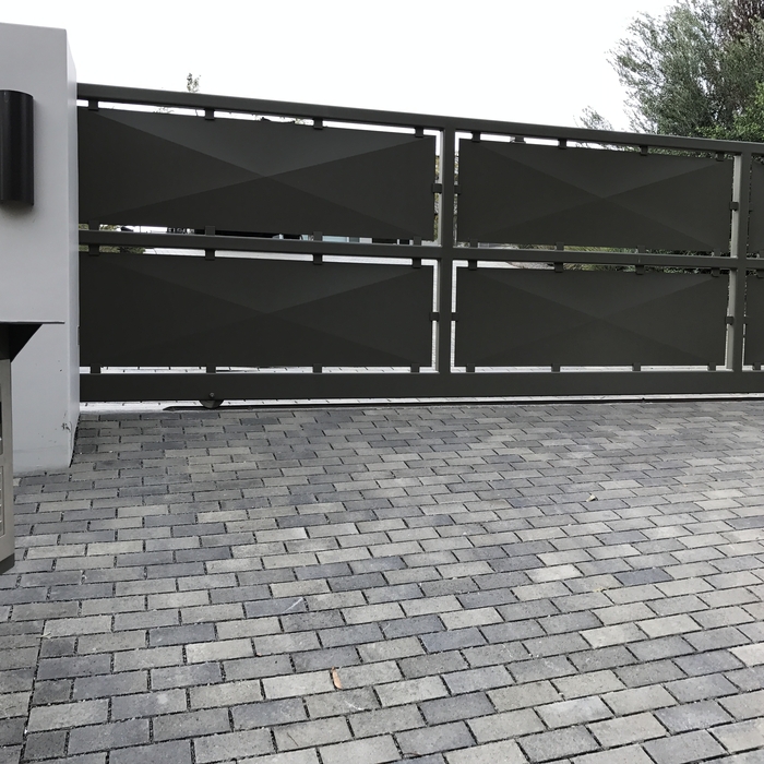 Control4 Gate Intercom with Camera / 2-Way Audio
