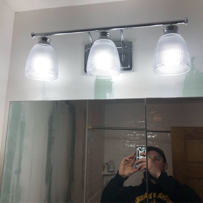 Vanity light