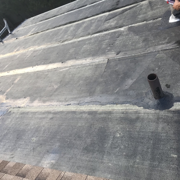 Flat roof installation