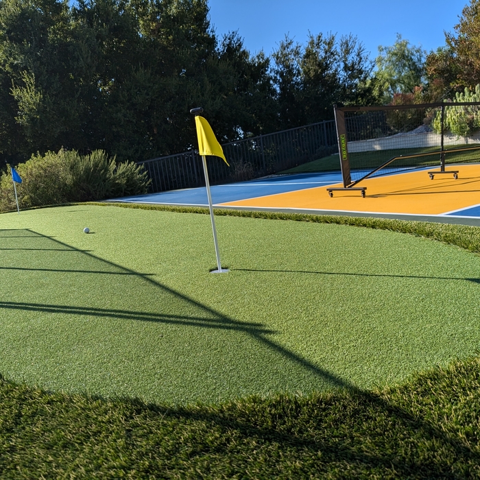 Long Golf putting green