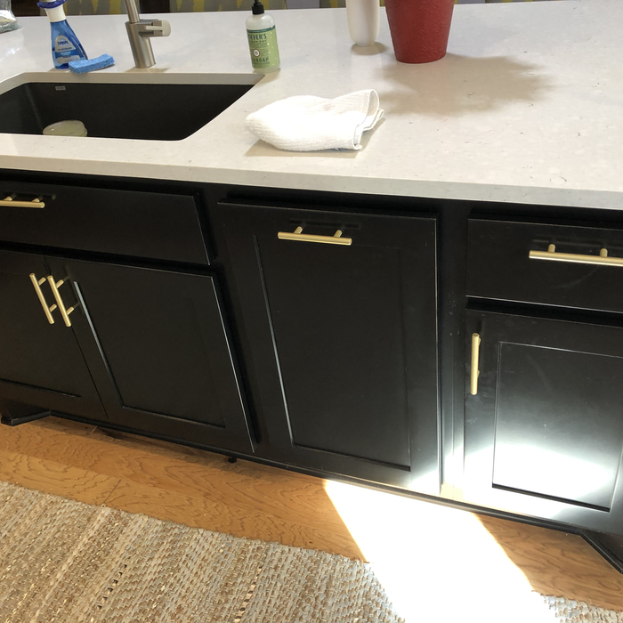 cabinet handles / hardware install