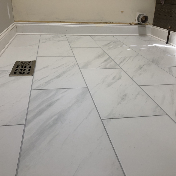 Floor tile