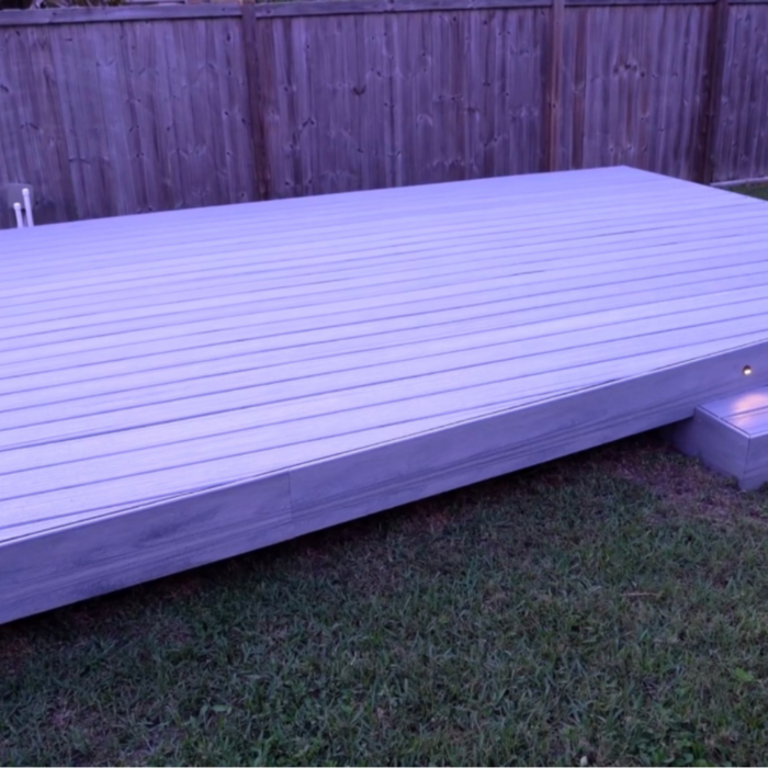 DECK WITH LIGHT