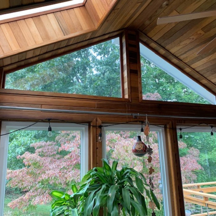 Neutral tint on upper windows