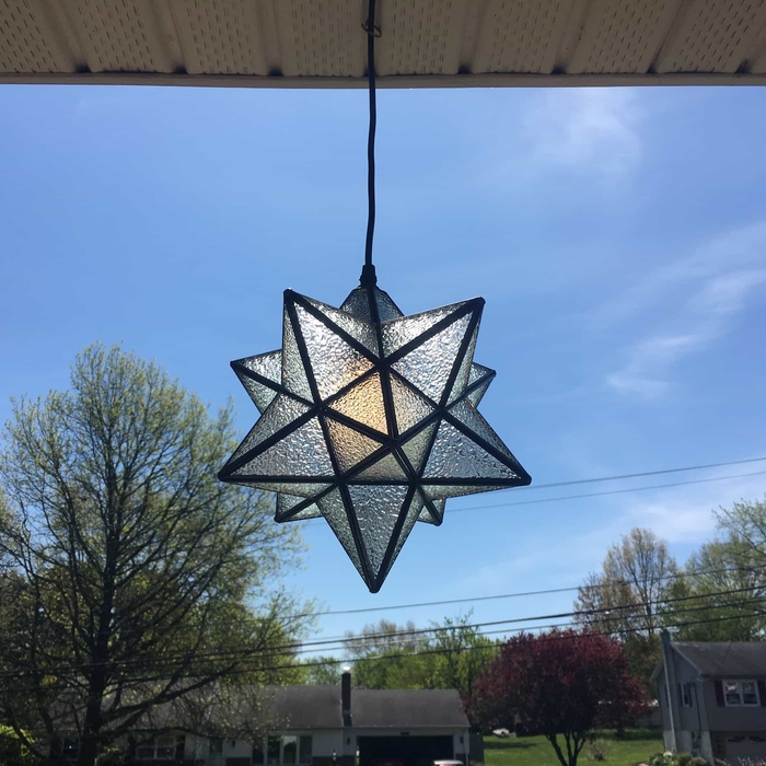 Star shaped pendant light