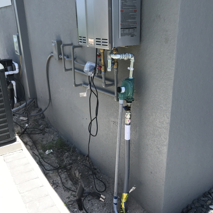 TANKLESS GAS WATER HEATER