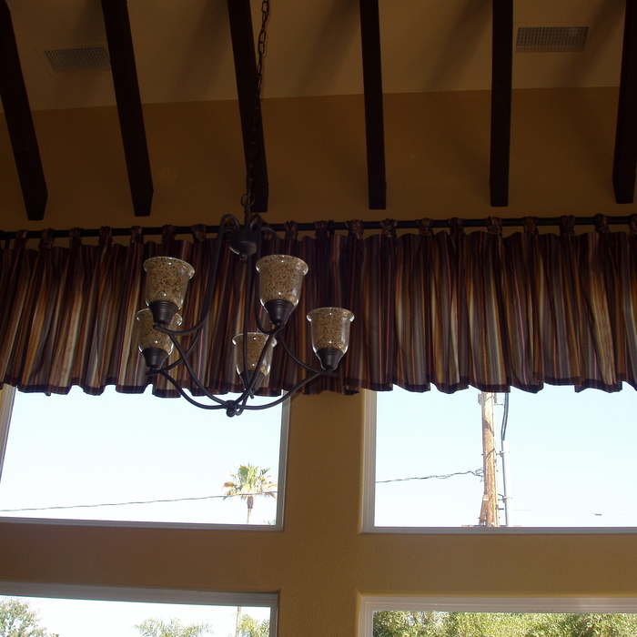 Pepe&#39;s Restaurant valance
