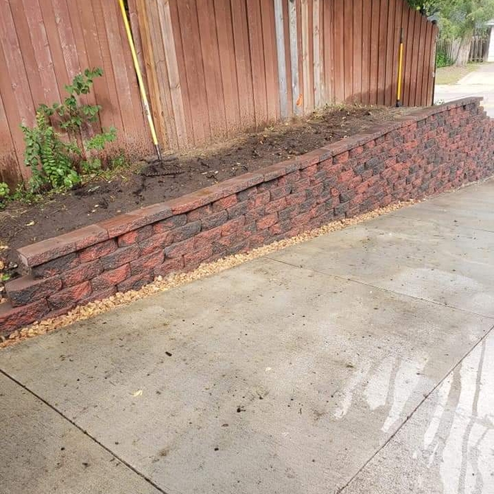 Finished retaining wall
